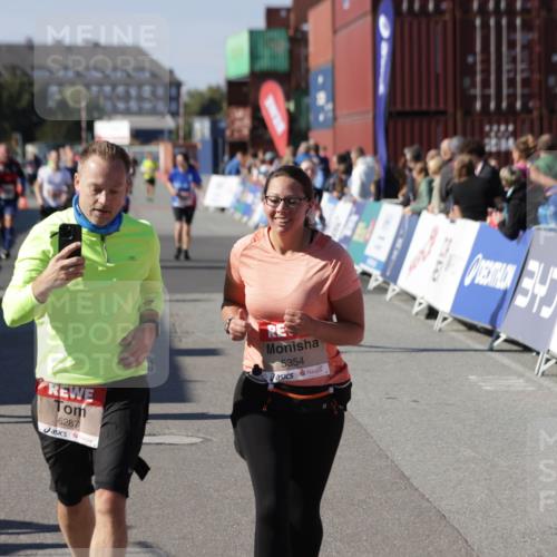 03.10.2025 - Köhlbrandbrückenlauf Jannik Wohlers http://msf.ph/oto/9114374 03.10.2025 13:32:15 Ziel 4443, 4578, 4985, 5155, 5238, 5246, 5247, 5248, 5354, 5820, 5921, 5922, 5923, 6146, 6287, 6304, 6460 meine-sportfotos.de
