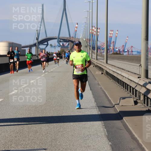 03.10.2025 - Köhlbrandbrückenlauf Strokosch-Dieckow http://msf.ph/oto/9114378 03.10.2025 12:45:15 Position 3 596 meine-sportfotos.de