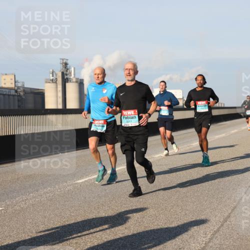 03.10.2025 - Köhlbrandbrückenlauf Lena Gebhardt http://msf.ph/oto/9114379 03.10.2025 09:43:08 Position 2 3211 meine-sportfotos.de