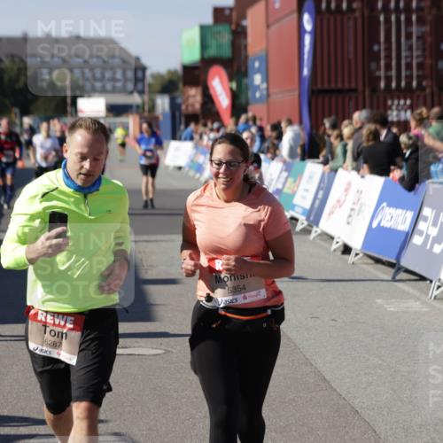 03.10.2025 - Köhlbrandbrückenlauf Jannik Wohlers http://msf.ph/oto/9114380 03.10.2025 13:32:15 Ziel 4443, 4578, 4985, 5155, 5238, 5246, 5247, 5248, 5354, 5820, 5921, 5922, 5923, 6146, 6287, 6304, 6460 meine-sportfotos.de