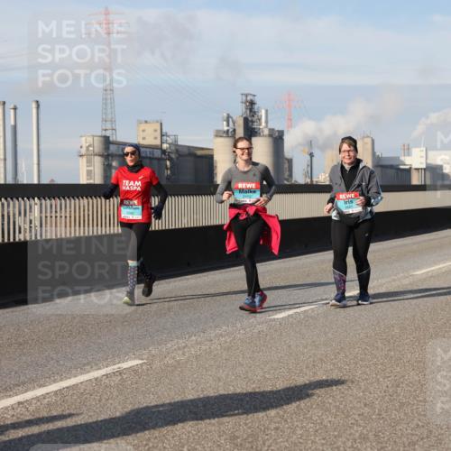 03.10.2025 - Köhlbrandbrückenlauf Lena Gebhardt http://msf.ph/oto/9114405 03.10.2025 10:17:32 Position 2 2452, 2565 meine-sportfotos.de