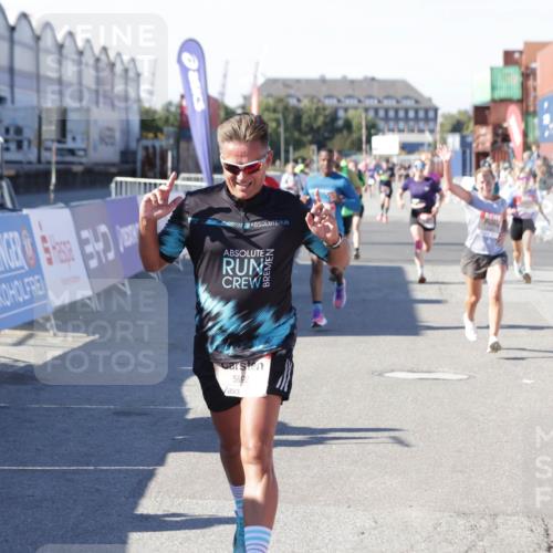 03.10.2025 - Köhlbrandbrückenlauf Jannik Wohlers http://msf.ph/oto/9114414 03.10.2025 13:01:53 Ziel 4025, 4118, 4162, 4206, 4258, 4543, 5671, 5692, 5718, 5739, 6235 meine-sportfotos.de