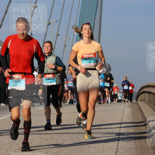 03.10.2025 - Köhlbrandbrückenlauf Strokosch-Dieckow http://msf.ph/oto/9114416 03.10.2025 09:49:14 Position 2 3057, 3028, 2687, 1437 meine-sportfotos.de