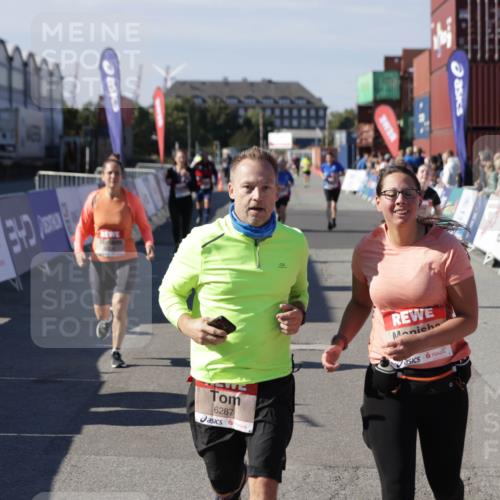 03.10.2025 - Köhlbrandbrückenlauf Jannik Wohlers http://msf.ph/oto/9114418 03.10.2025 13:32:16 Ziel 4443, 4485, 4578, 4985, 5155, 5238, 5354, 5820, 5921, 5922, 5923, 6146, 6287, 6304, 6460 meine-sportfotos.de