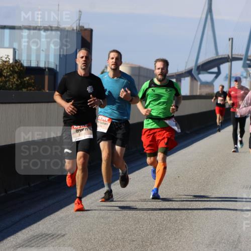 03.10.2025 - Köhlbrandbrückenlauf Strokosch-Dieckow http://msf.ph/oto/9114423 03.10.2025 12:45:26 Position 3 4363, 41, 4148 meine-sportfotos.de
