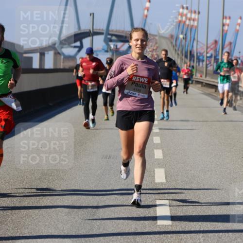 03.10.2025 - Köhlbrandbrückenlauf Strokosch-Dieckow http://msf.ph/oto/9114425 03.10.2025 12:45:27 Position 3 4148 meine-sportfotos.de