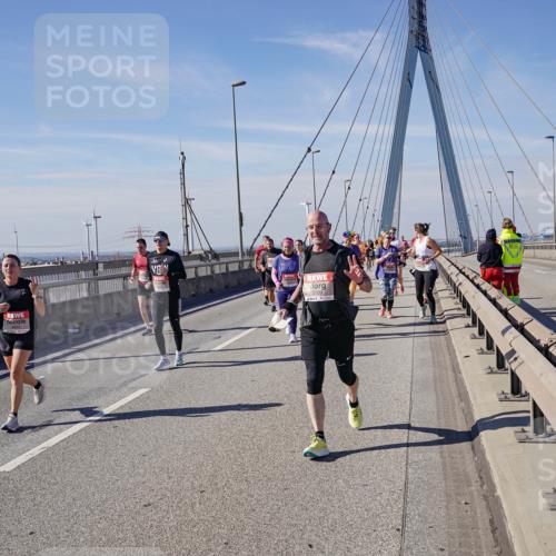 03.10.2025 - Köhlbrandbrückenlauf Michael Burmester http://msf.ph/oto/9114428 03.10.2025 12:55:59 Position 2 5709 meine-sportfotos.de