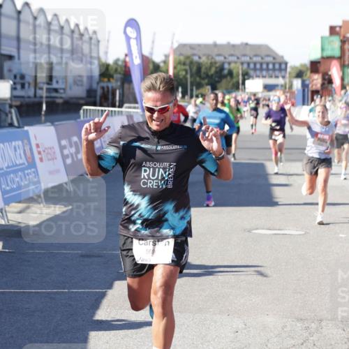 03.10.2025 - Köhlbrandbrückenlauf Jannik Wohlers http://msf.ph/oto/9114429 03.10.2025 13:01:53 Ziel 4025, 4118, 4162, 4206, 4258, 4543, 5671, 5692, 5718, 5739, 6235 meine-sportfotos.de