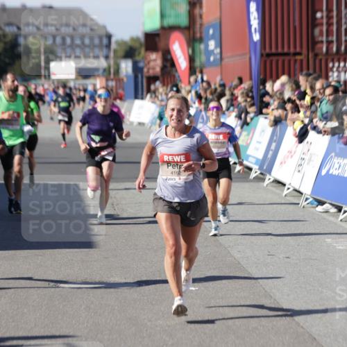 03.10.2025 - Köhlbrandbrückenlauf Jannik Wohlers http://msf.ph/oto/9114433 03.10.2025 13:01:54 Ziel 4025, 4118, 4162, 4206, 4258, 4543, 5671, 5692, 5703, 5718, 5739, 6235 meine-sportfotos.de