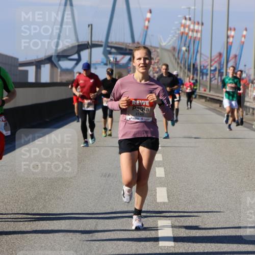 03.10.2025 - Köhlbrandbrückenlauf Strokosch-Dieckow http://msf.ph/oto/9114436 03.10.2025 12:45:27 Position 3 4148 meine-sportfotos.de