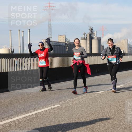 03.10.2025 - Köhlbrandbrückenlauf Lena Gebhardt http://msf.ph/oto/9114438 03.10.2025 10:17:33 Position 2 2565 meine-sportfotos.de