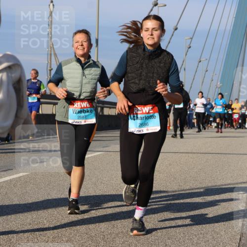 03.10.2025 - Köhlbrandbrückenlauf Strokosch-Dieckow http://msf.ph/oto/9114451 03.10.2025 09:49:18 Position 2 2687, 2686 meine-sportfotos.de