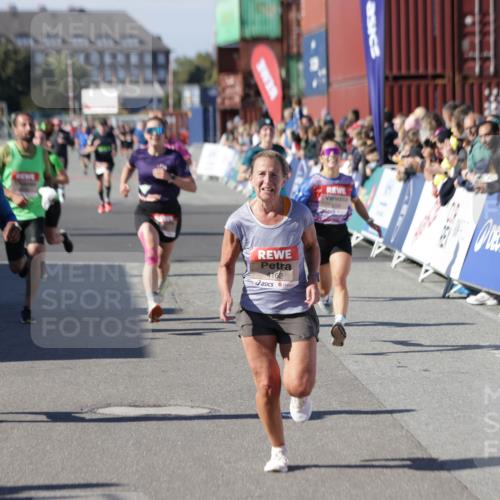 03.10.2025 - Köhlbrandbrückenlauf Jannik Wohlers http://msf.ph/oto/9114457 03.10.2025 13:01:54 Ziel 4025, 4118, 4162, 4206, 4258, 4543, 5671, 5692, 5703, 5718, 5739, 6235 meine-sportfotos.de