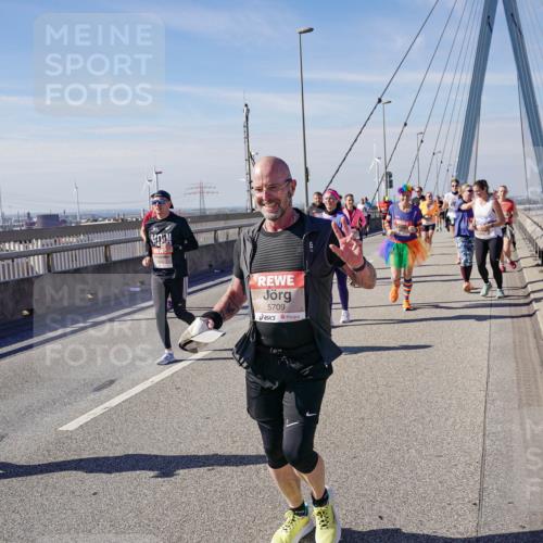 03.10.2025 - Köhlbrandbrückenlauf Michael Burmester http://msf.ph/oto/9114460 03.10.2025 12:56:00 Position 2 5852, 5709 meine-sportfotos.de