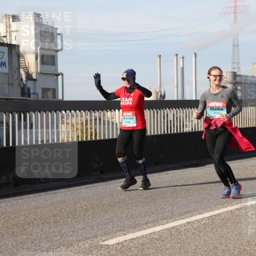 03.10.2025 - Köhlbrandbrückenlauf Lena Gebhardt http://msf.ph/oto/9114468 03.10.2025 10:17:34 Position 2 2452, 2565, 2665 meine-sportfotos.de