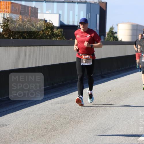 03.10.2025 - Köhlbrandbrückenlauf Strokosch-Dieckow http://msf.ph/oto/9114473 03.10.2025 12:45:32 Position 3 6617, 6732 meine-sportfotos.de