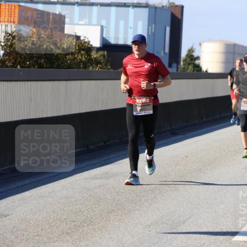 03.10.2025 - Köhlbrandbrückenlauf Strokosch-Dieckow http://msf.ph/oto/9114477 03.10.2025 12:45:32 Position 3  meine-sportfotos.de