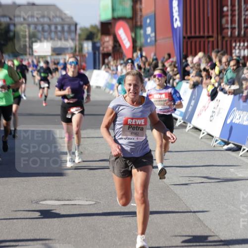 03.10.2025 - Köhlbrandbrückenlauf Jannik Wohlers http://msf.ph/oto/9114483 03.10.2025 13:01:55 Ziel 4025, 4118, 4162, 4206, 4258, 4543, 4907, 5671, 5692, 5703, 5718, 5739, 6235 meine-sportfotos.de