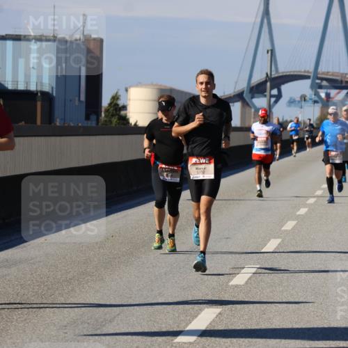 03.10.2025 - Köhlbrandbrückenlauf Strokosch-Dieckow http://msf.ph/oto/9114493 03.10.2025 12:45:33 Position 3 6617, 6732 meine-sportfotos.de