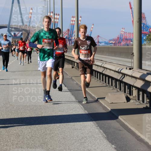 03.10.2025 - Köhlbrandbrückenlauf Strokosch-Dieckow http://msf.ph/oto/9114496 03.10.2025 12:45:37 Position 3 6167 meine-sportfotos.de