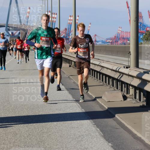 03.10.2025 - Köhlbrandbrückenlauf Strokosch-Dieckow http://msf.ph/oto/9114502 03.10.2025 12:45:37 Position 3 6167, 5824 meine-sportfotos.de