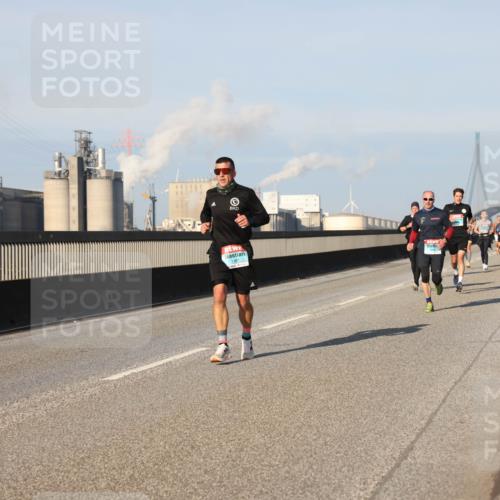 03.10.2025 - Köhlbrandbrückenlauf Lena Gebhardt http://msf.ph/oto/9114504 03.10.2025 09:43:15 Position 2 1167 meine-sportfotos.de