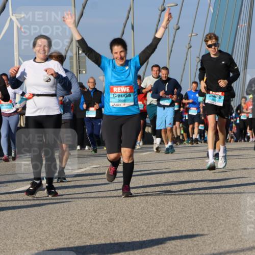 03.10.2025 - Köhlbrandbrückenlauf Strokosch-Dieckow http://msf.ph/oto/9114511 03.10.2025 09:49:25 Position 2 3471, 3666, 1933 meine-sportfotos.de