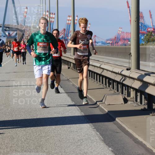 03.10.2025 - Köhlbrandbrückenlauf Strokosch-Dieckow http://msf.ph/oto/9114512 03.10.2025 12:45:37 Position 3 6167, 5824 meine-sportfotos.de