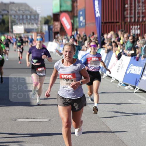 03.10.2025 - Köhlbrandbrückenlauf Jannik Wohlers http://msf.ph/oto/9114513 03.10.2025 13:01:55 Ziel 4025, 4118, 4162, 4206, 4258, 4543, 4907, 5671, 5692, 5703, 5718, 5739, 6235 meine-sportfotos.de