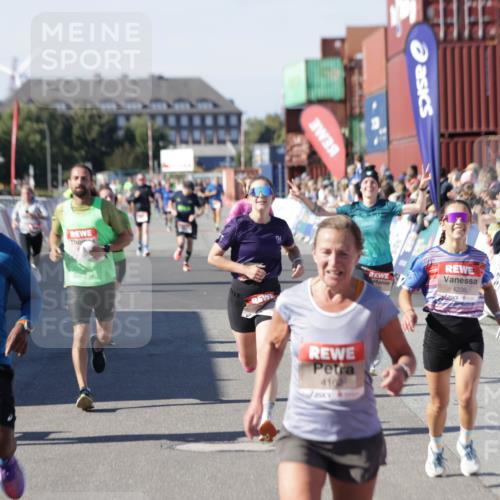 03.10.2025 - Köhlbrandbrückenlauf Jannik Wohlers http://msf.ph/oto/9114520 03.10.2025 13:01:55 Ziel 4025, 4118, 4162, 4206, 4258, 4543, 4907, 5671, 5692, 5703, 5718, 5739, 6235 meine-sportfotos.de