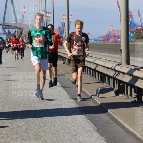 03.10.2025 - Köhlbrandbrückenlauf Strokosch-Dieckow http://msf.ph/oto/9114522 03.10.2025 12:45:37 Position 3 667, 6167, 5824 meine-sportfotos.de