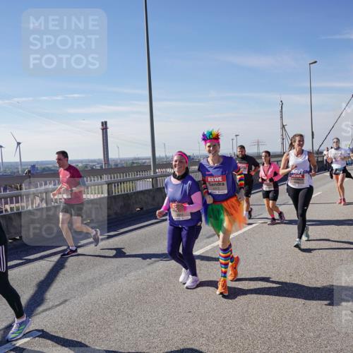 03.10.2025 - Köhlbrandbrückenlauf Michael Burmester http://msf.ph/oto/9114524 03.10.2025 12:56:03 Position 2 1, 6314 meine-sportfotos.de