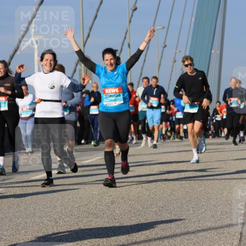 03.10.2025 - Köhlbrandbrückenlauf Strokosch-Dieckow http://msf.ph/oto/9114529 03.10.2025 09:49:25 Position 2 3470, 3666 meine-sportfotos.de