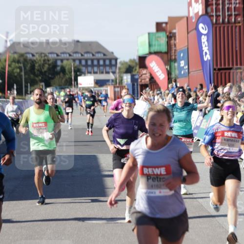 03.10.2025 - Köhlbrandbrückenlauf Jannik Wohlers http://msf.ph/oto/9114531 03.10.2025 13:01:56 Ziel 4025, 4118, 4162, 4206, 4258, 4543, 4907, 5692, 5703, 5718, 5739, 6235 meine-sportfotos.de