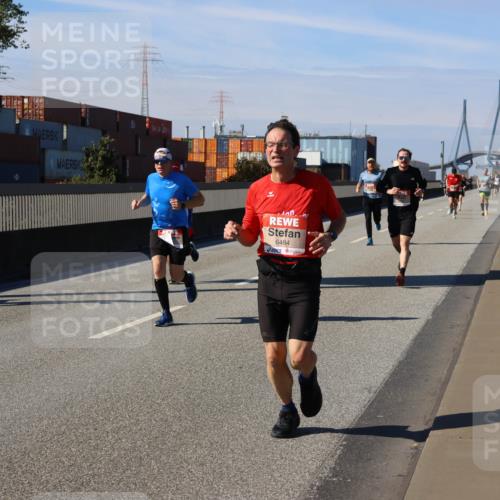 03.10.2025 - Köhlbrandbrückenlauf Strokosch-Dieckow http://msf.ph/oto/9114532 03.10.2025 12:45:43 Position 3 6484 meine-sportfotos.de