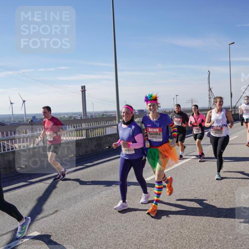 03.10.2025 - Köhlbrandbrückenlauf Michael Burmester http://msf.ph/oto/9114535 03.10.2025 12:56:03 Position 2 6312 meine-sportfotos.de