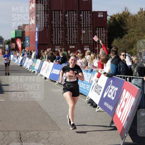 03.10.2025 - Köhlbrandbrückenlauf Jannik Wohlers http://msf.ph/oto/9114539 03.10.2025 13:32:19 Ziel 4485, 4578, 4985, 5238, 5354, 5820, 5921, 5922, 5923, 6146, 6287, 6304 meine-sportfotos.de