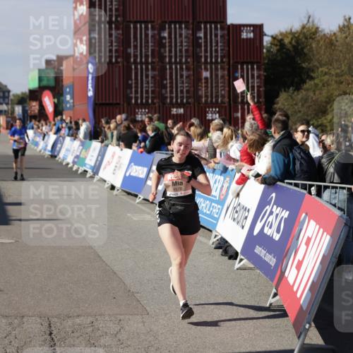 03.10.2025 - Köhlbrandbrückenlauf Jannik Wohlers http://msf.ph/oto/9114544 03.10.2025 13:32:19 Ziel 4485, 4578, 4985, 5238, 5354, 5820, 5921, 5922, 5923, 6146, 6287, 6304 meine-sportfotos.de