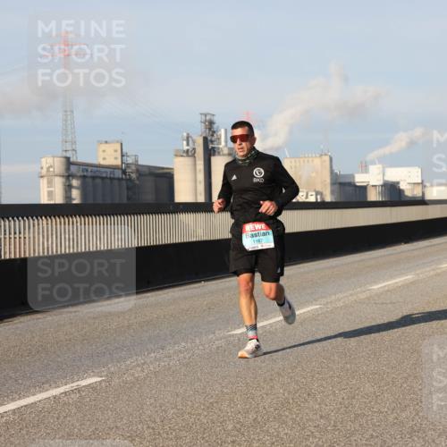 03.10.2025 - Köhlbrandbrückenlauf Lena Gebhardt http://msf.ph/oto/9114546 03.10.2025 09:43:16 Position 2 1167 meine-sportfotos.de