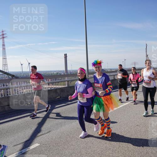 03.10.2025 - Köhlbrandbrückenlauf Michael Burmester http://msf.ph/oto/9114549 03.10.2025 12:56:03 Position 2 8312 meine-sportfotos.de