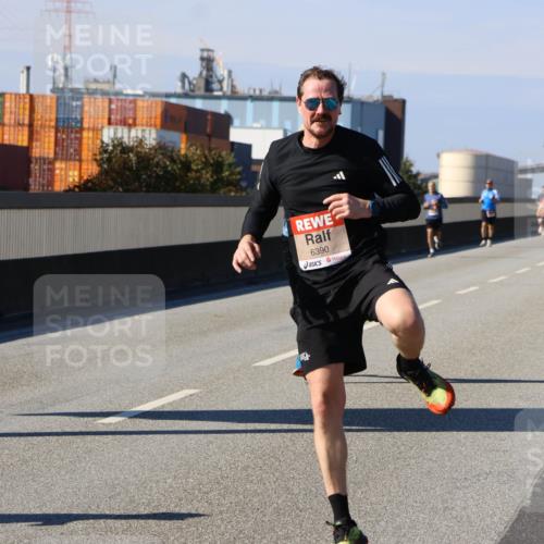 03.10.2025 - Köhlbrandbrückenlauf Strokosch-Dieckow http://msf.ph/oto/9114559 03.10.2025 12:45:45 Position 3 6390 meine-sportfotos.de