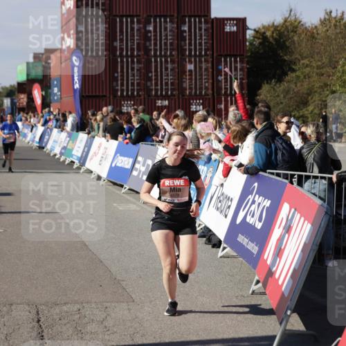 03.10.2025 - Köhlbrandbrückenlauf Jannik Wohlers http://msf.ph/oto/9114560 03.10.2025 13:32:19 Ziel 4485, 4578, 4985, 5238, 5354, 5820, 5921, 5922, 5923, 6146, 6287, 6304 meine-sportfotos.de