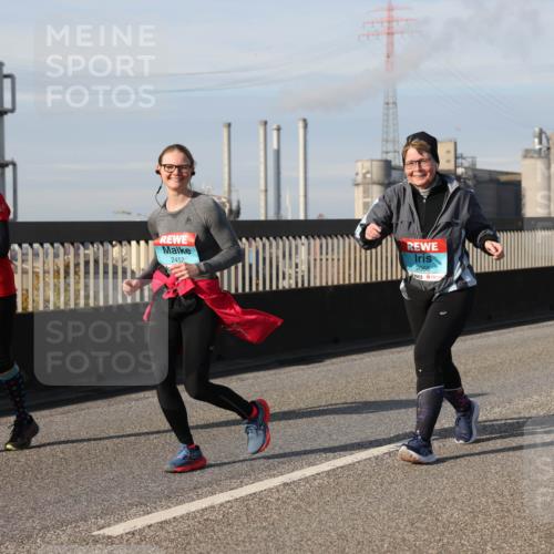 03.10.2025 - Köhlbrandbrückenlauf Lena Gebhardt http://msf.ph/oto/9114561 03.10.2025 10:17:34 Position 2 2565, 2452, 2665 meine-sportfotos.de