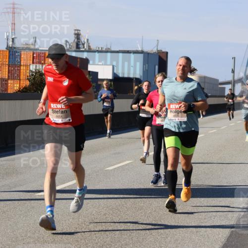 03.10.2025 - Köhlbrandbrückenlauf Strokosch-Dieckow http://msf.ph/oto/9114568 03.10.2025 12:45:52 Position 3 6654, 625, 6036 meine-sportfotos.de