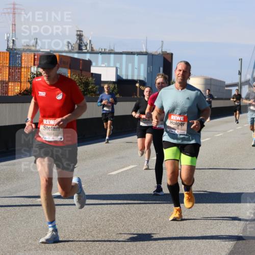 03.10.2025 - Köhlbrandbrückenlauf Strokosch-Dieckow http://msf.ph/oto/9114575 03.10.2025 12:45:53 Position 3 6654, 6036 meine-sportfotos.de