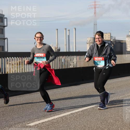 03.10.2025 - Köhlbrandbrückenlauf Lena Gebhardt http://msf.ph/oto/9114579 03.10.2025 10:17:35 Position 2 2565, 2452, 2665 meine-sportfotos.de