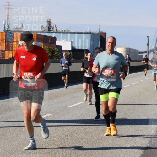 03.10.2025 - Köhlbrandbrückenlauf Strokosch-Dieckow http://msf.ph/oto/9114580 03.10.2025 12:45:53 Position 3 6036 meine-sportfotos.de