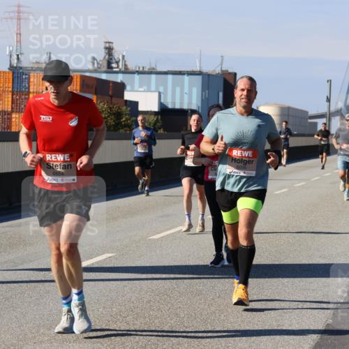 03.10.2025 - Köhlbrandbrückenlauf Strokosch-Dieckow http://msf.ph/oto/9114586 03.10.2025 12:45:53 Position 3 6654, 6036 meine-sportfotos.de