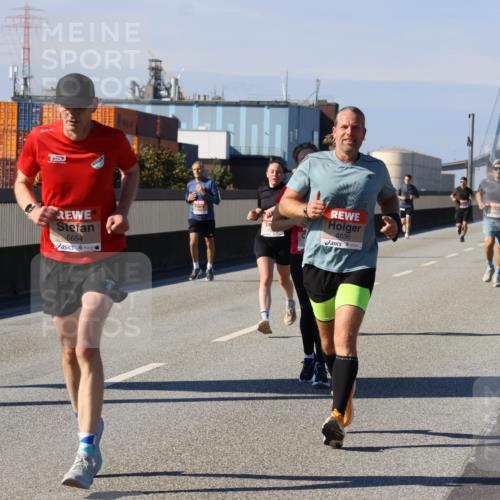 03.10.2025 - Köhlbrandbrückenlauf Strokosch-Dieckow http://msf.ph/oto/9114589 03.10.2025 12:45:53 Position 3 15, 6654, 6036 meine-sportfotos.de