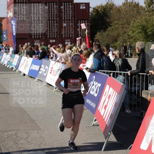 03.10.2025 - Köhlbrandbrückenlauf Jannik Wohlers http://msf.ph/oto/9114590 03.10.2025 13:32:20 Ziel 4485, 4578, 4966, 4985, 5238, 5354, 5820, 5921, 5922, 5923, 6287, 6304 meine-sportfotos.de